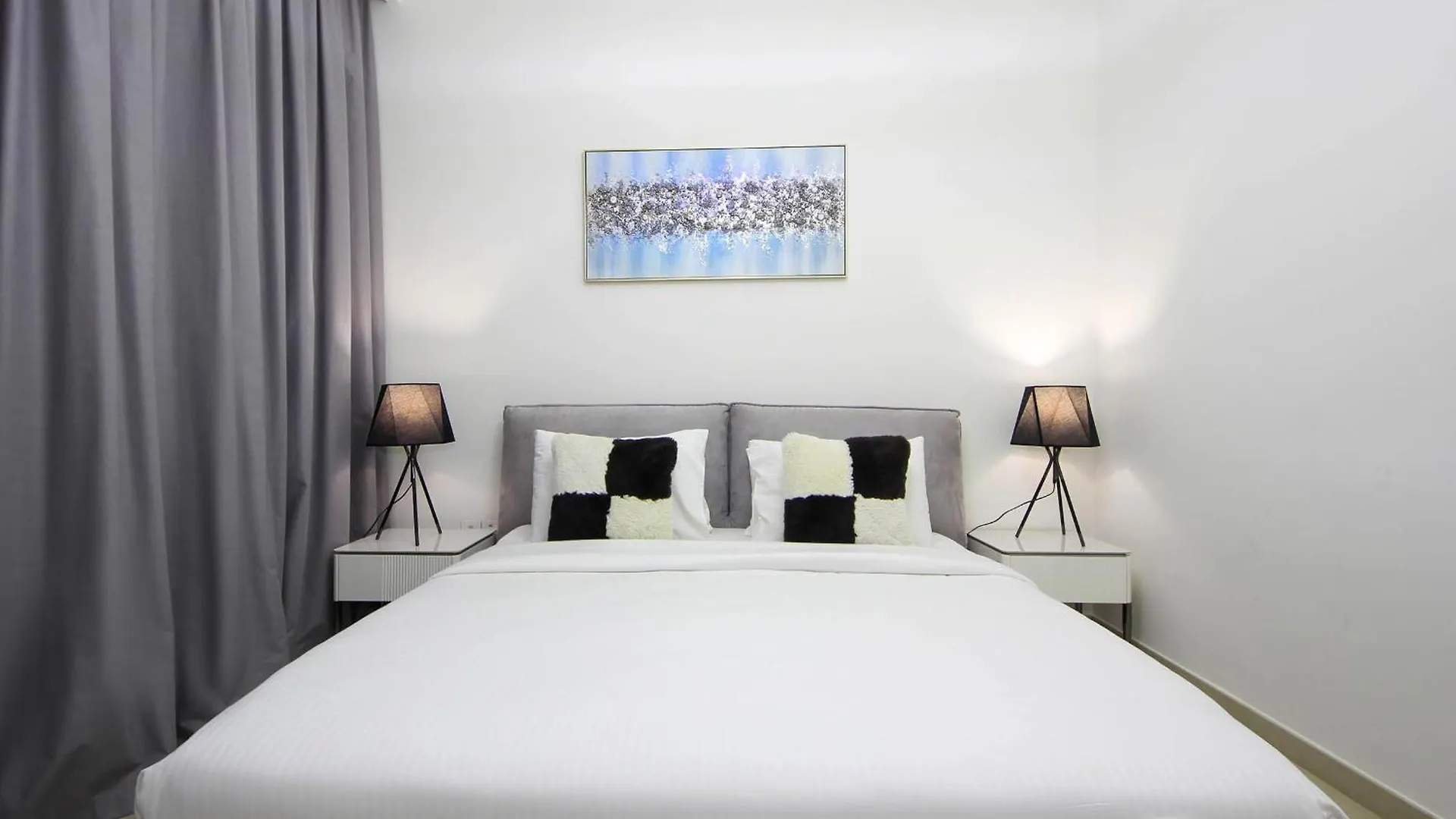 Apartment Silk Valley -2-Bedroom Downtown Views
