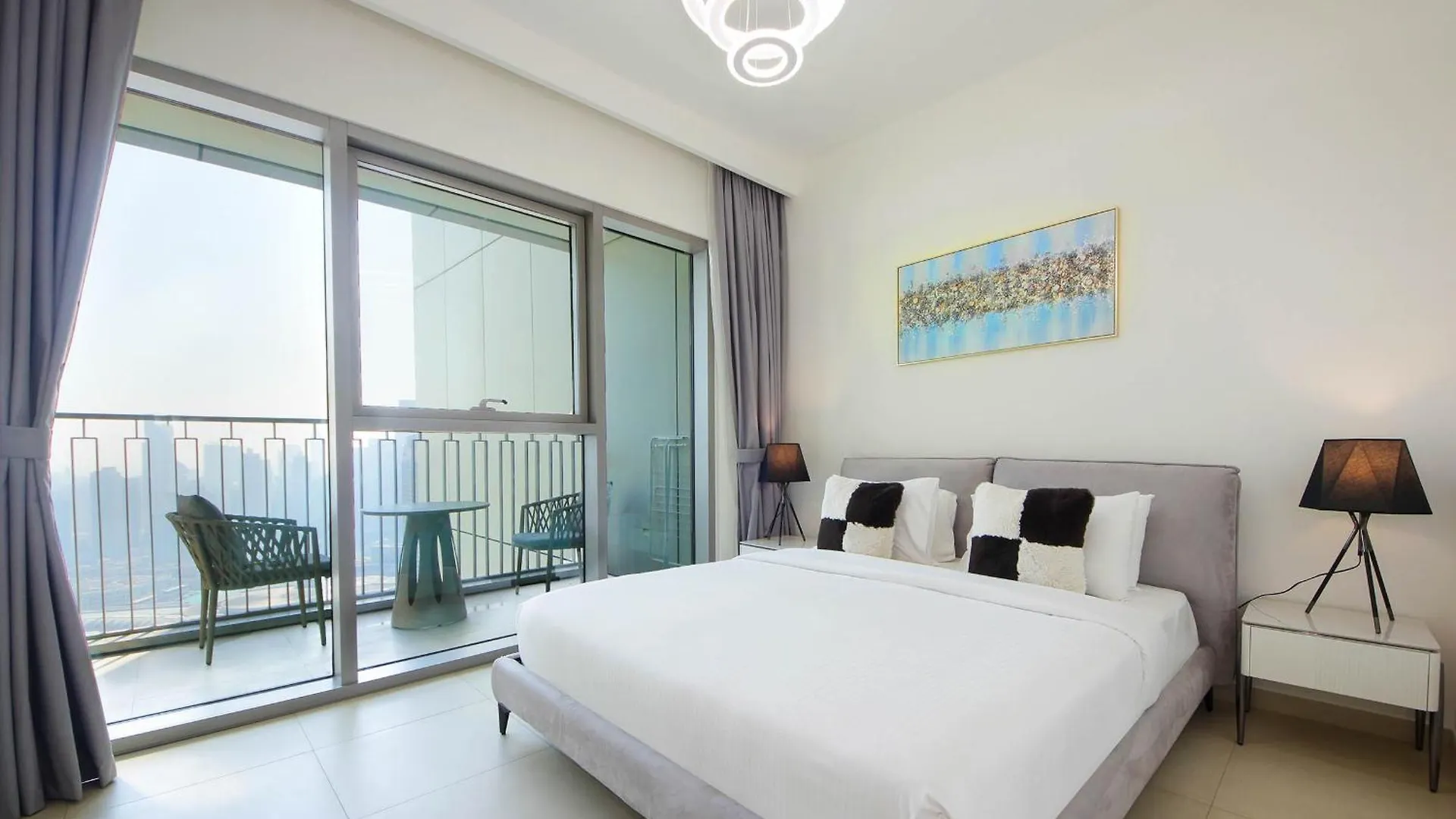 Silk Valley -2-Bedroom Downtown Views Apartment