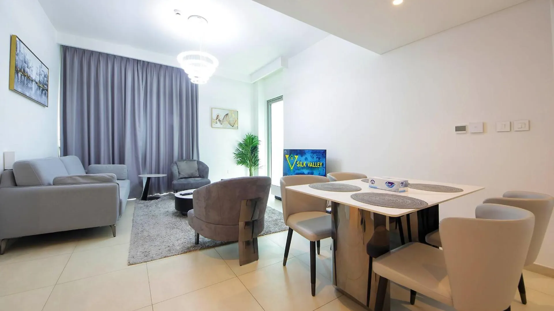 Silk Valley -2-Bedroom Downtown Views Dubai
