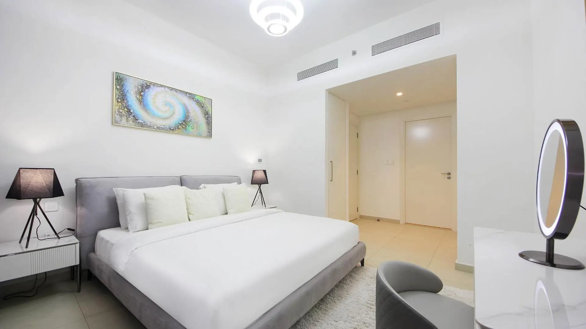 Apartment Silk Valley -2-Bedroom Downtown Views